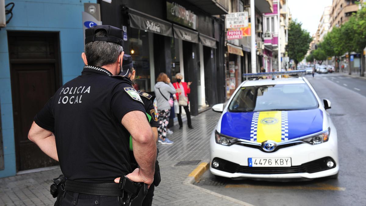 Una patrulla de Policía Local en imagen de archivo