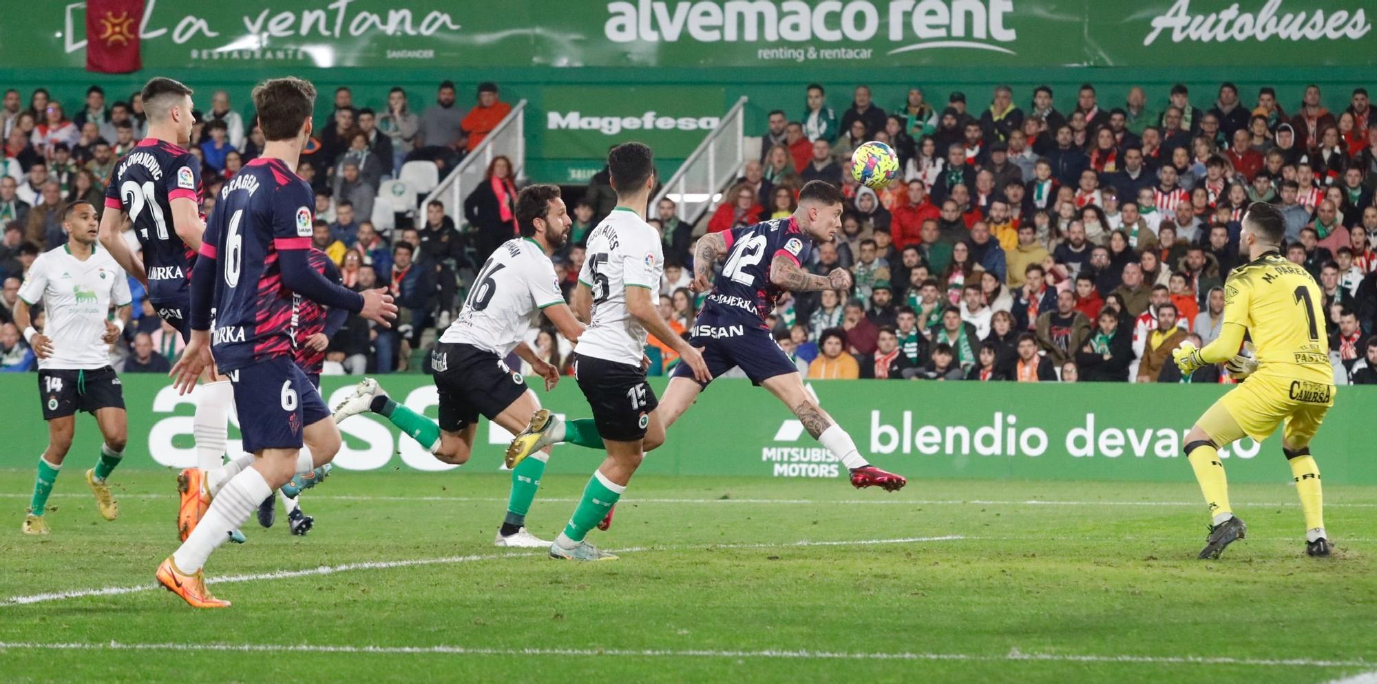 En imágenes: así fue el partido entre Racing y Sporting en El Sardinero