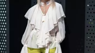 Ya es oficial: vuelven las blusas 'boho' a Zara este octubre y se llevan con vaqueros y bailarinas para un look cómodo de oficina en otoño/invierno 2026-2027