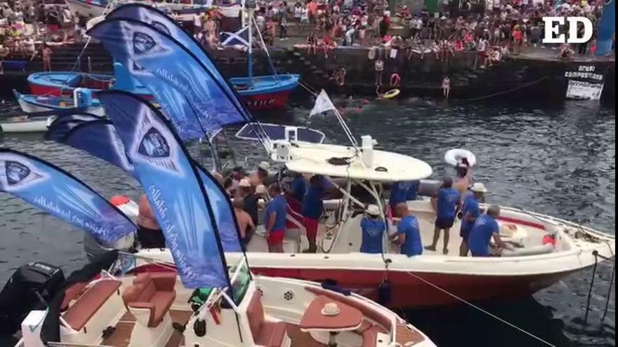 Puerto de la Cruz se vuelca con la embarcación de la Virgen del Carmen