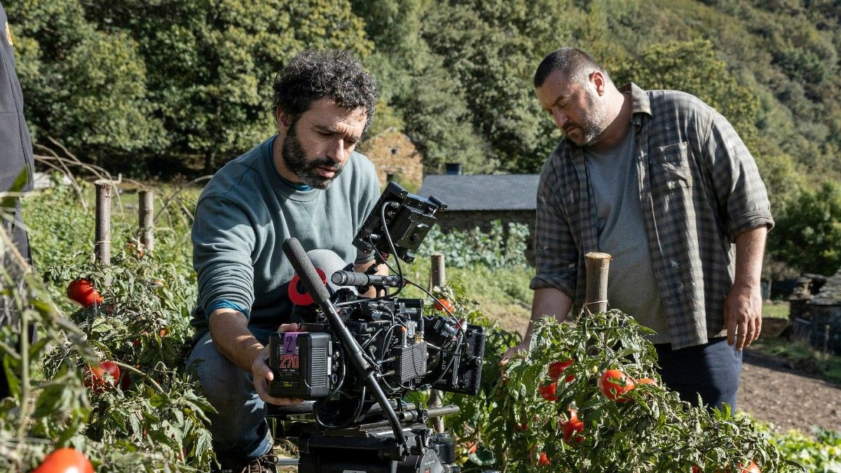 Rodrigo Sorogoyen, rodando una escena de 'As bestas'