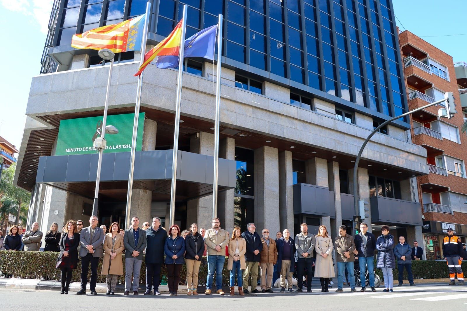 Torrent. Minuto de silencio por los dos Guardias Civiles asesinados en Barbate.