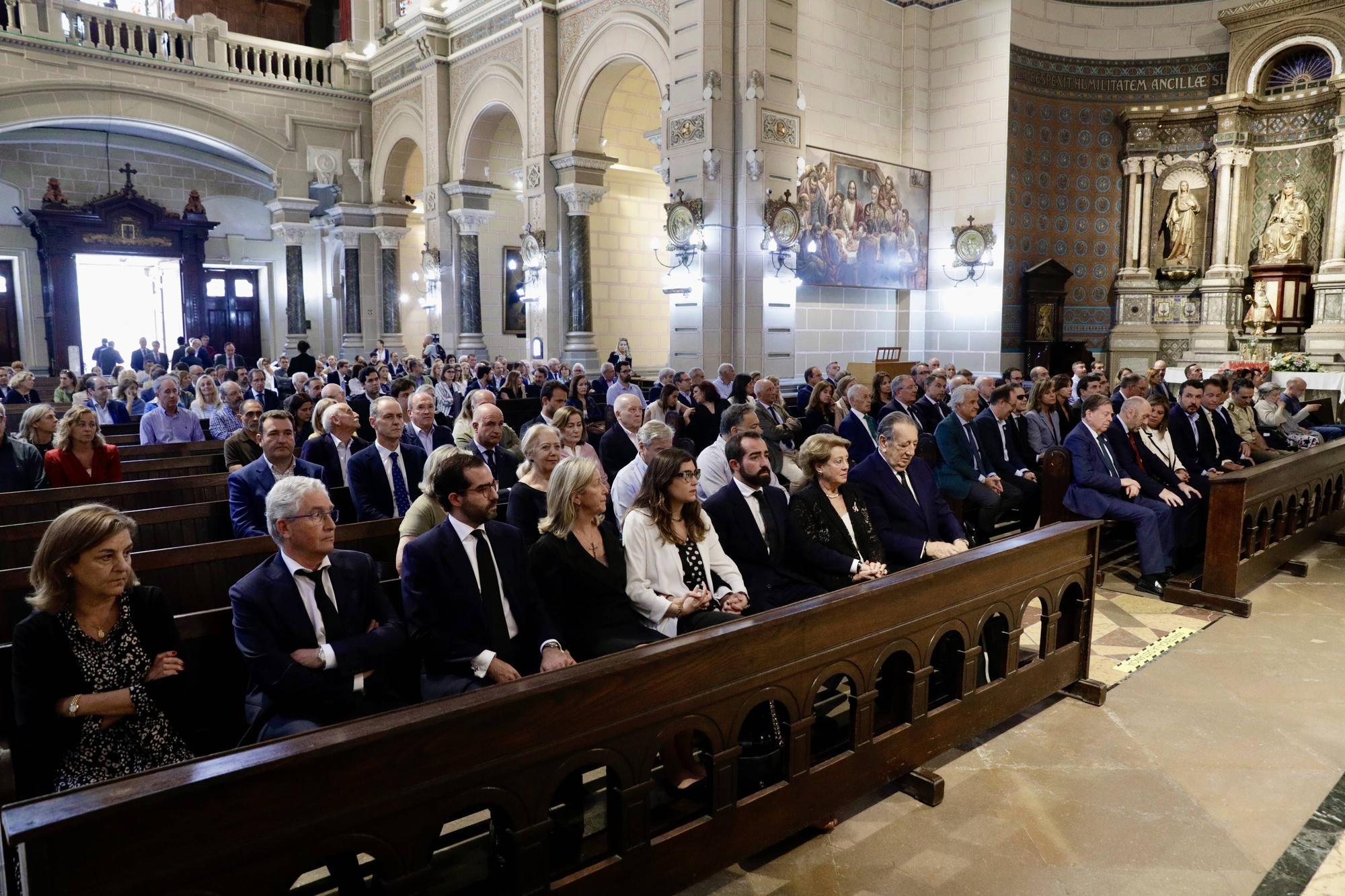 EN IMÁGENES: Misa funeral en Oviedo por Carlos Rodríguez de la Torre