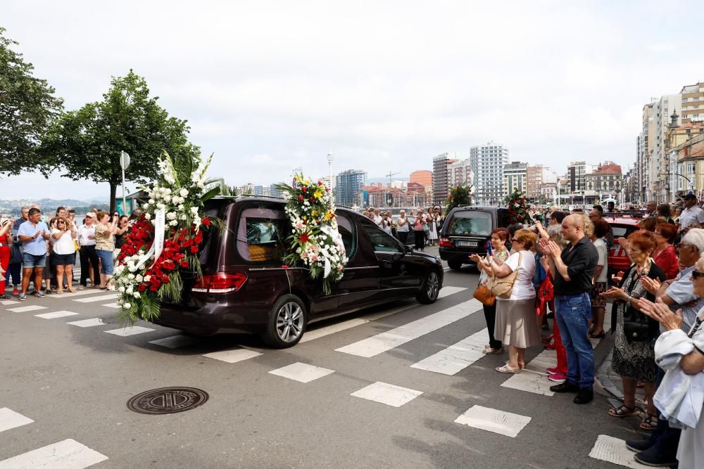 Funeral de Arturo Fernández: Emoción para despedir al chatín de la Puerta de la Villa