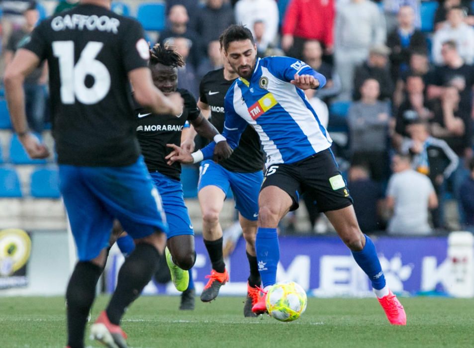 Los blanquiazules desperdician la oportunidad de huir del descenso y no pasan del empate ante un Andorra con uno menos desde el 52'