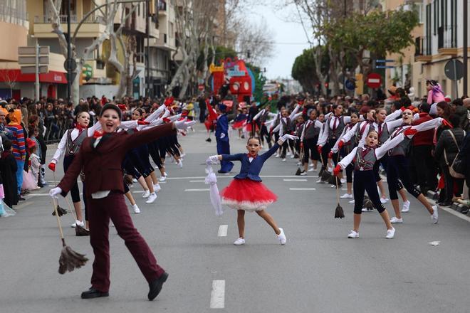 Búscate en las imágenes de la rúa de Carnaval de Ibiza