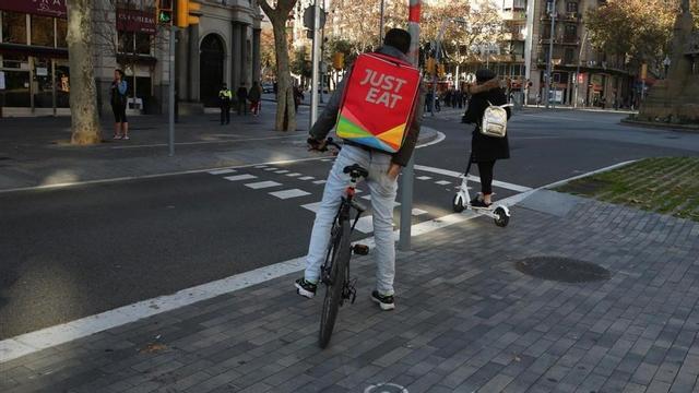 Un repartidor de Just Eat, en Barcelona