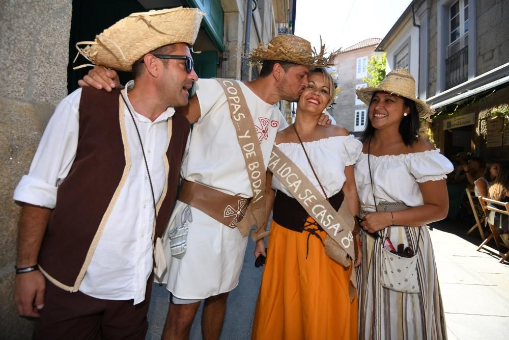 Miles de asistentes consolidan la Feira Franca como una de las fiestas históricas más destacadas de Galicia