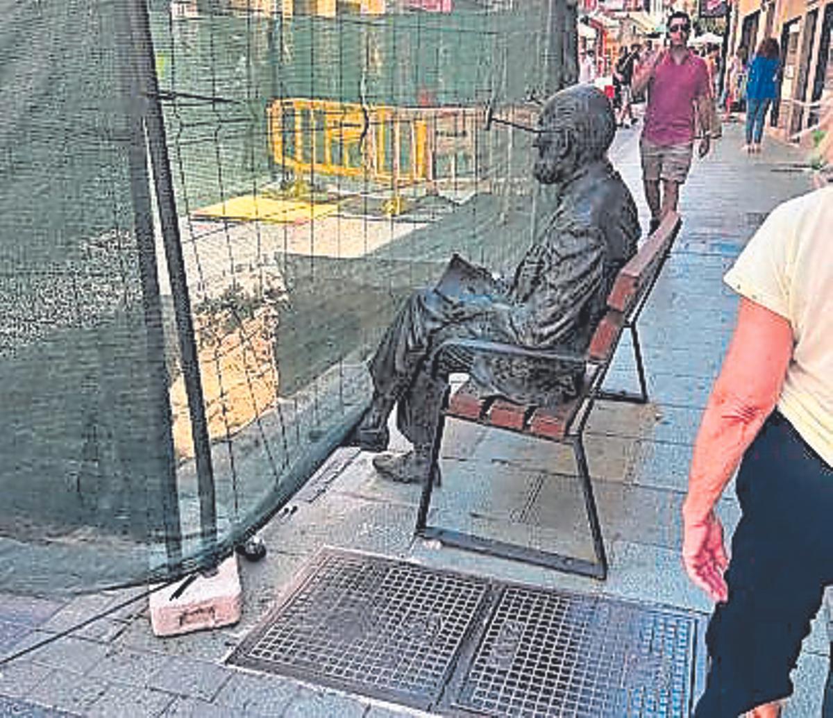 Escultura Josep Maria Llompart en Oms.