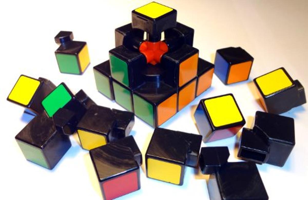 disassembled cube puzzle