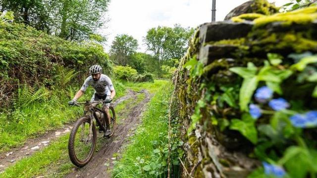 Imagen de la Volta a Galicia en BTT del año pasado. | BERNABÉ