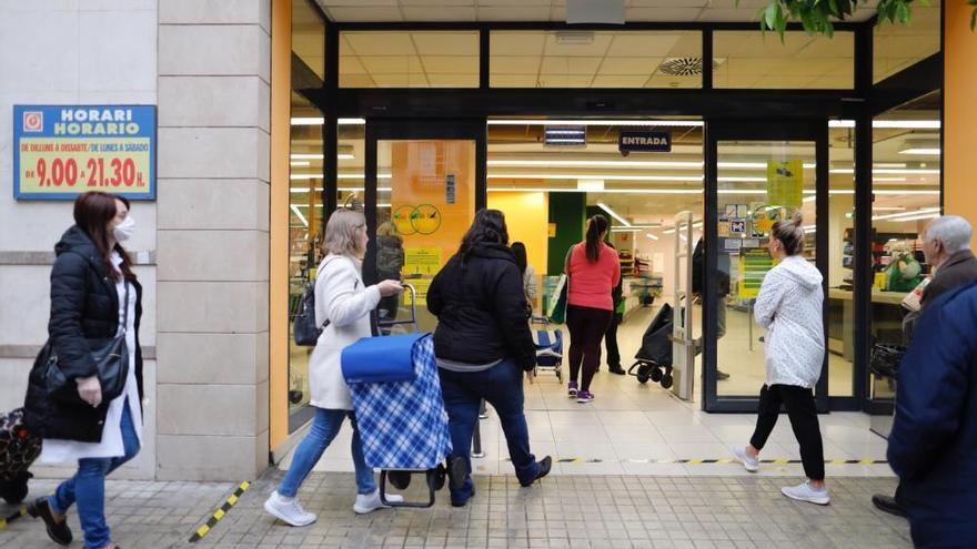 Nuevos horarios y medidas de seguridad en los supermercados de Valencia