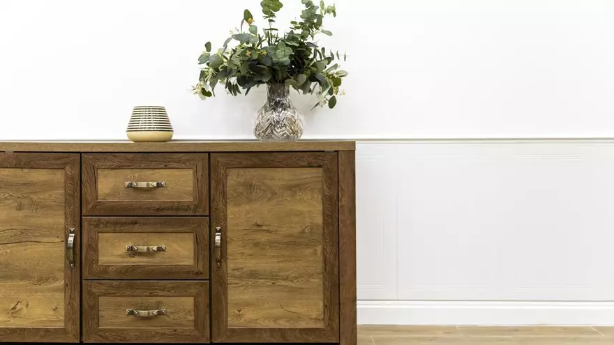El mueble auxiliar de la casa de tu abuela que quieres en tu salón: el aparador está de vuelta