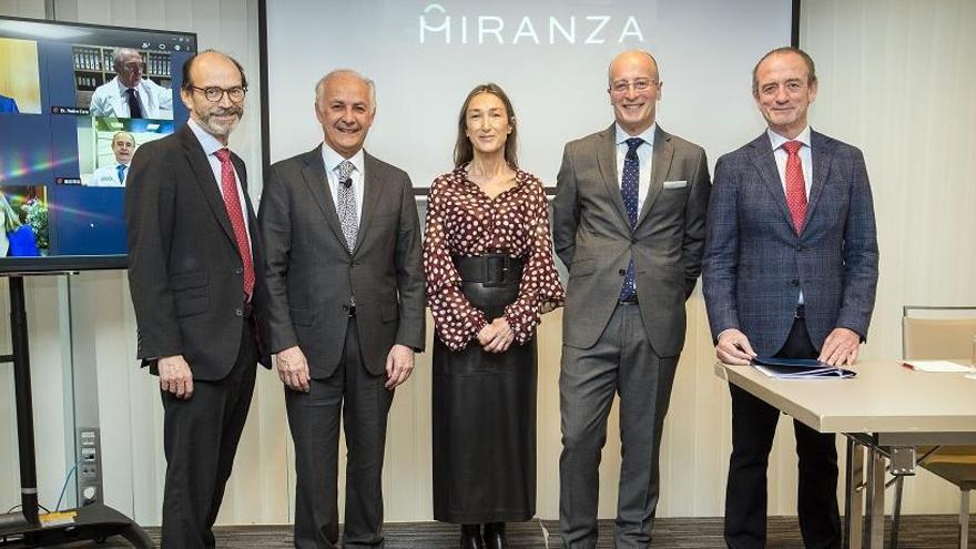 José María Ruiz Moreno (Vissum), Borja Corcóstegui (IMO), Marta Figueroa (Mirasierra), Ramón Berra (director general Miranza) y Francisco Poyales (IOA).