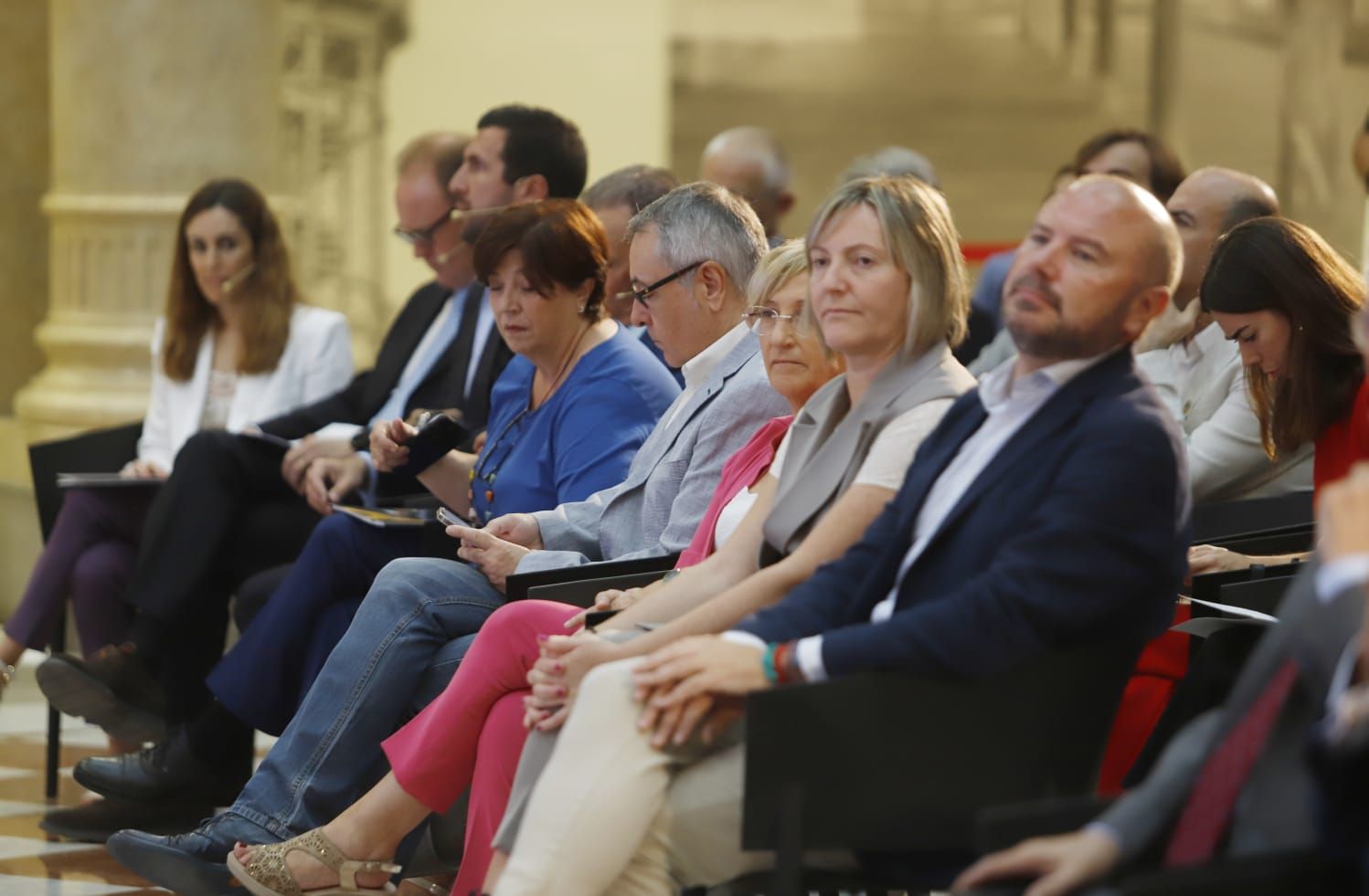 Ximo Puig inaugura la "Jornada Comunitat Valenciana hacia el futuro" en el Palacio de las Comunicaciones