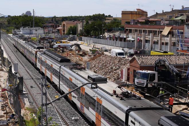 Historiadors i entitats alerten d’una pèrdua «irreparable» per la demolició d’estacions de tren centenàries