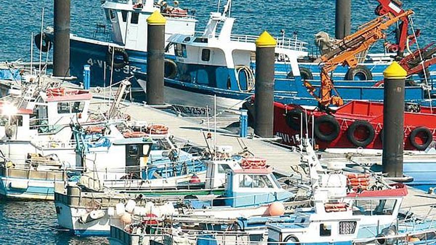 Los barcos de pesca de bajura permanecieron ayer amarrados.