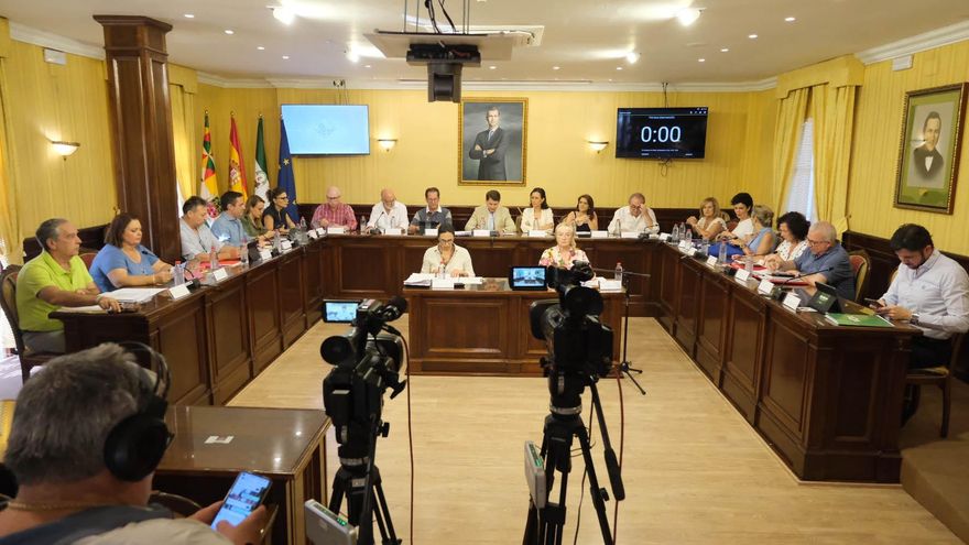 El Pleno de Cabra rechaza el traslado de los servicios judiciales de violencia de género a Córdoba
