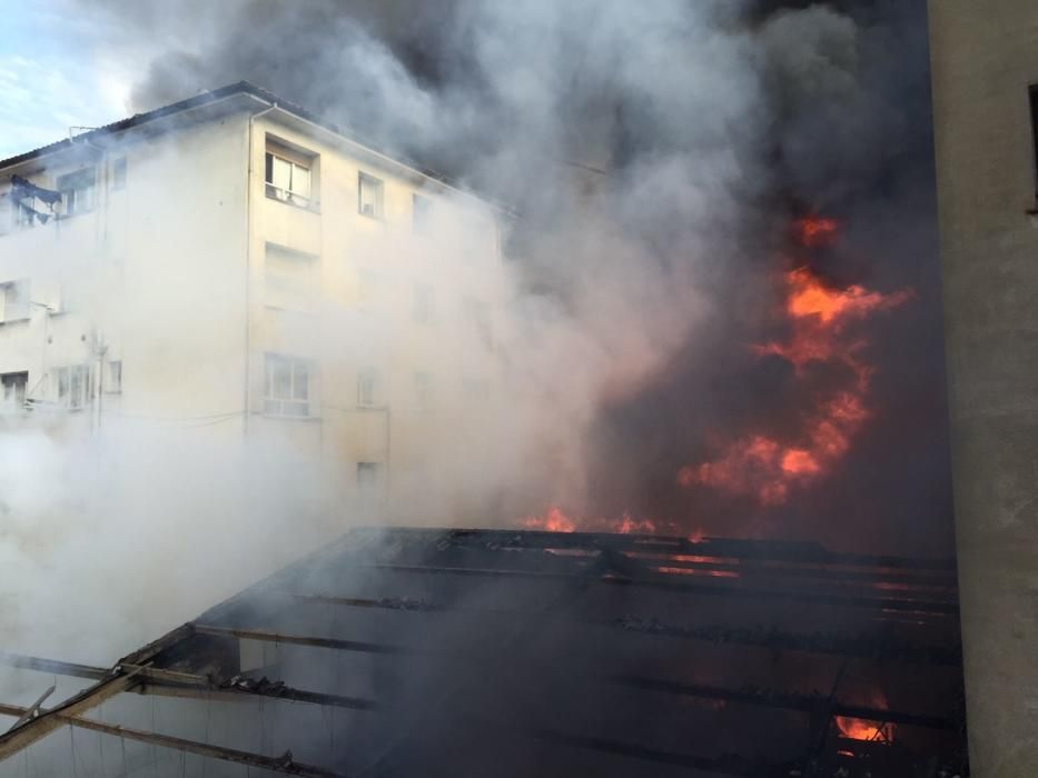 Incendio en un local de Oviedo