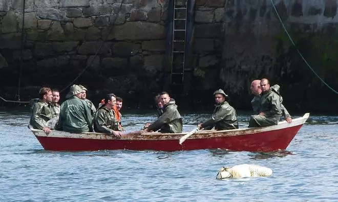 Milagre en Laxe: a Virxe do Carme resucita a un mariñeiro na recreación do Naufraxio