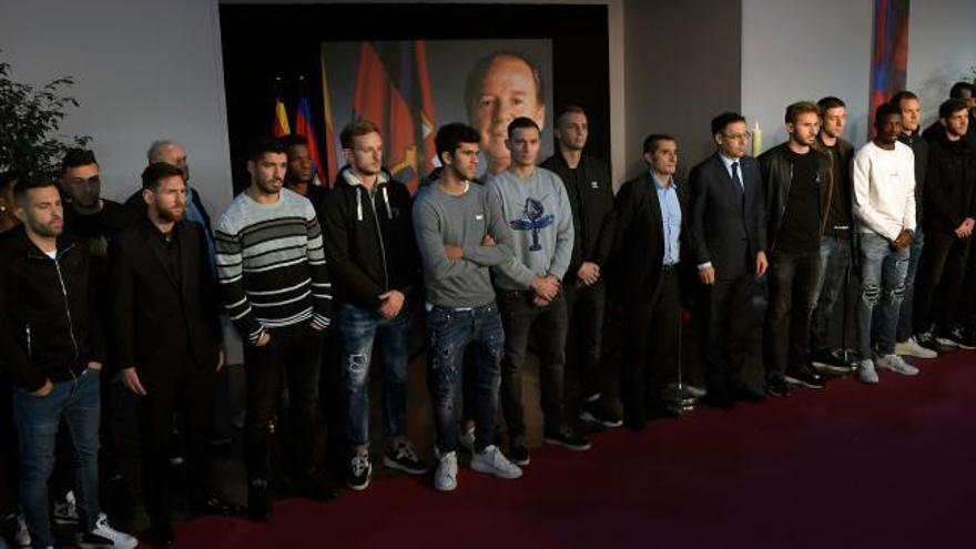 La plantilla del Barça se suma al homenaje a Núñez