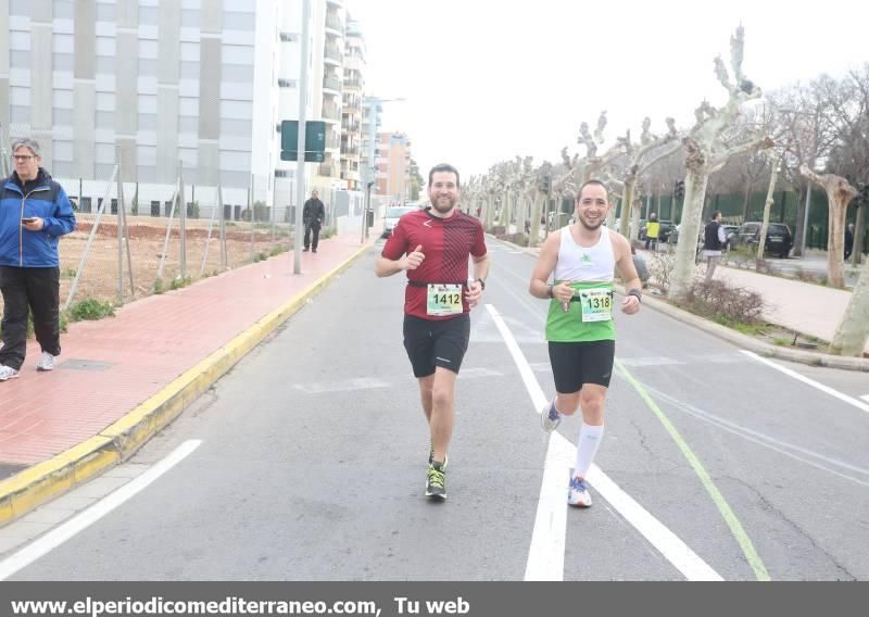 Atletas en el IX Marató BP de Castellón