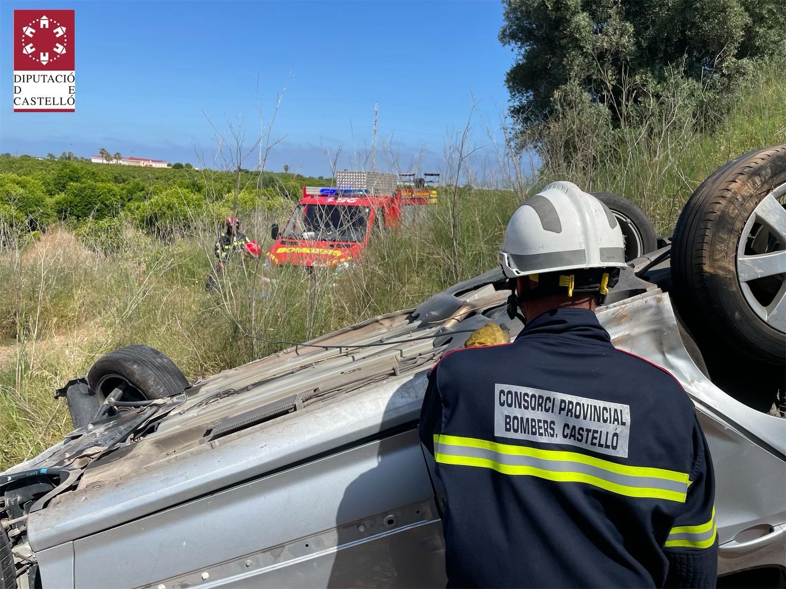 Un coche sufre un accidente en Nules