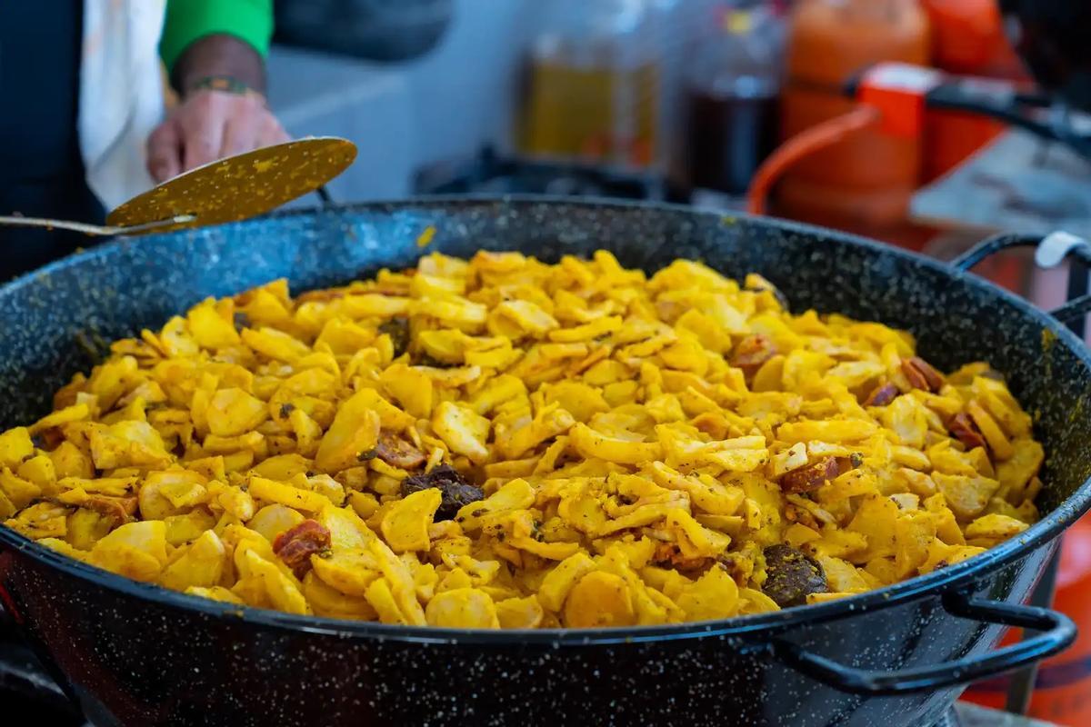 La chanfaina es un plato que ha sido tradicionalmente el sustento de los agricultores locales en las largas jornadas de labores del campo