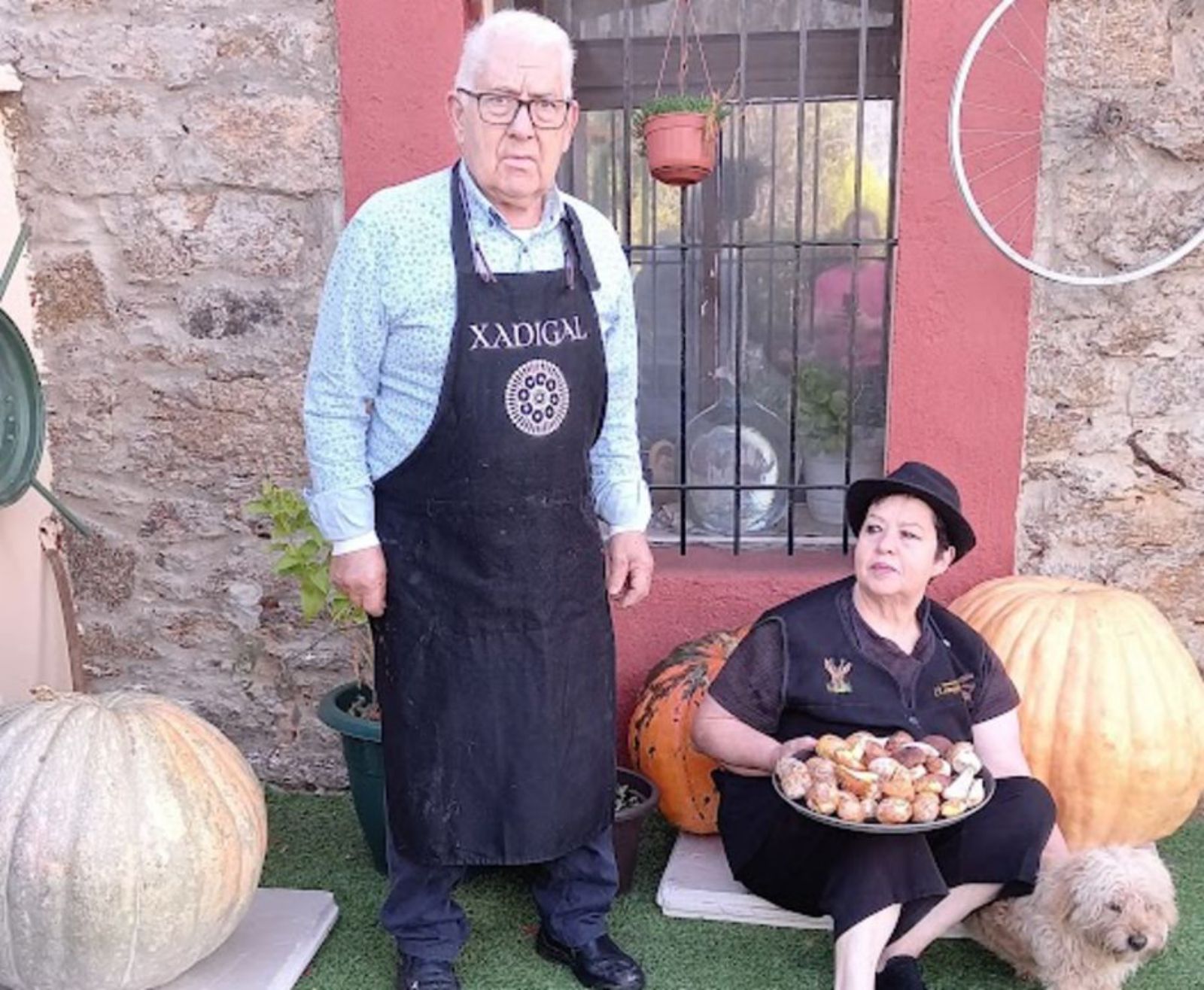 Elías Martín y Gloria Martín, a la puerta de El Empalme. | Cedida