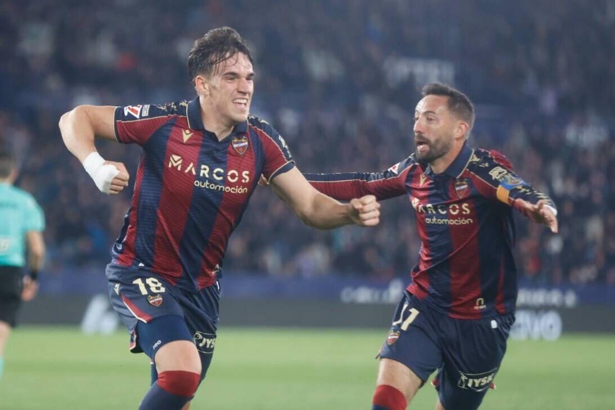 VLC. SPD. Valencia. Levante UD Deportivo Alaves de Liga disputado en el estadio Ciutat de Valencia