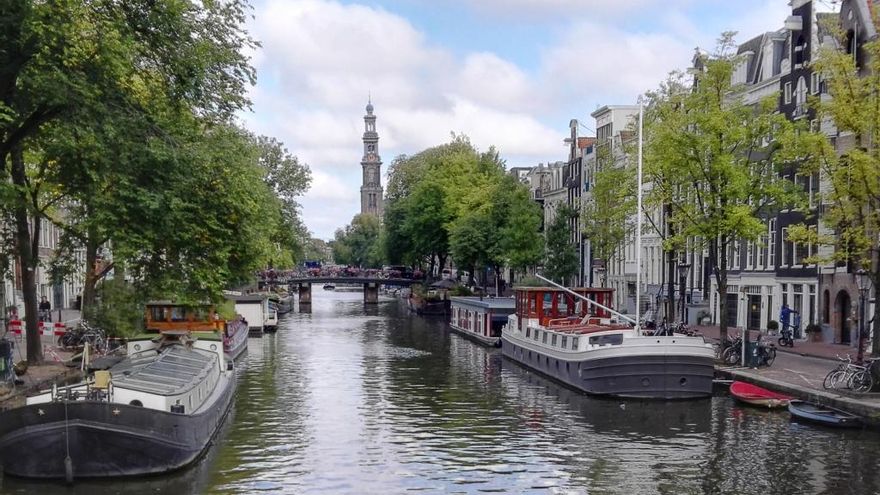 Valencia-Ámsterdam, la conexión naranja