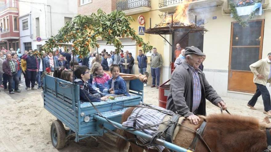 Nules sale a la calle para festejar Sant Vicent