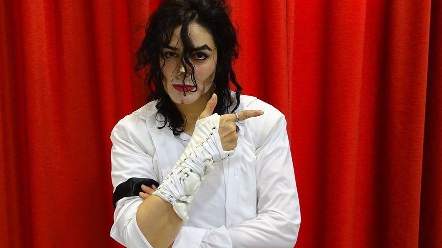 Gema Lozano, caracterizada como Michae Jackson.