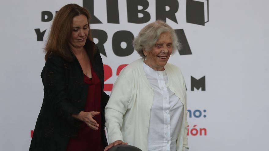 García Montero homenajea a Almudena Grandes en México