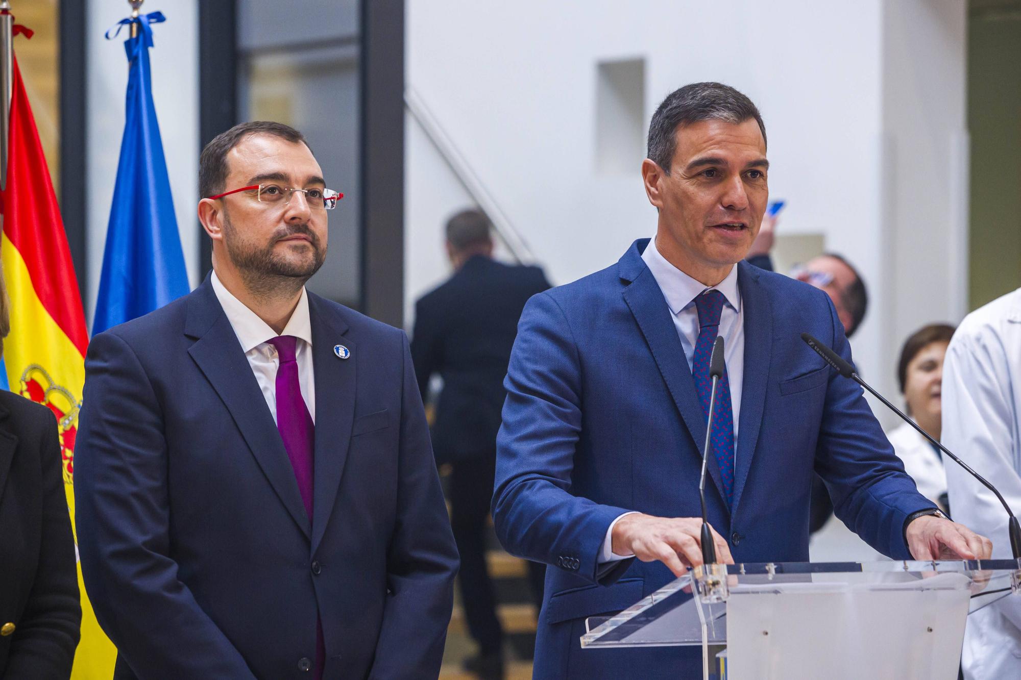 Visita de Pedro Sánchez al Hospital Universitario Central de Asturias (HUCA) en Oviedo