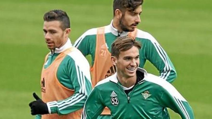 Fabián, durante un entrenamiento con el Betis