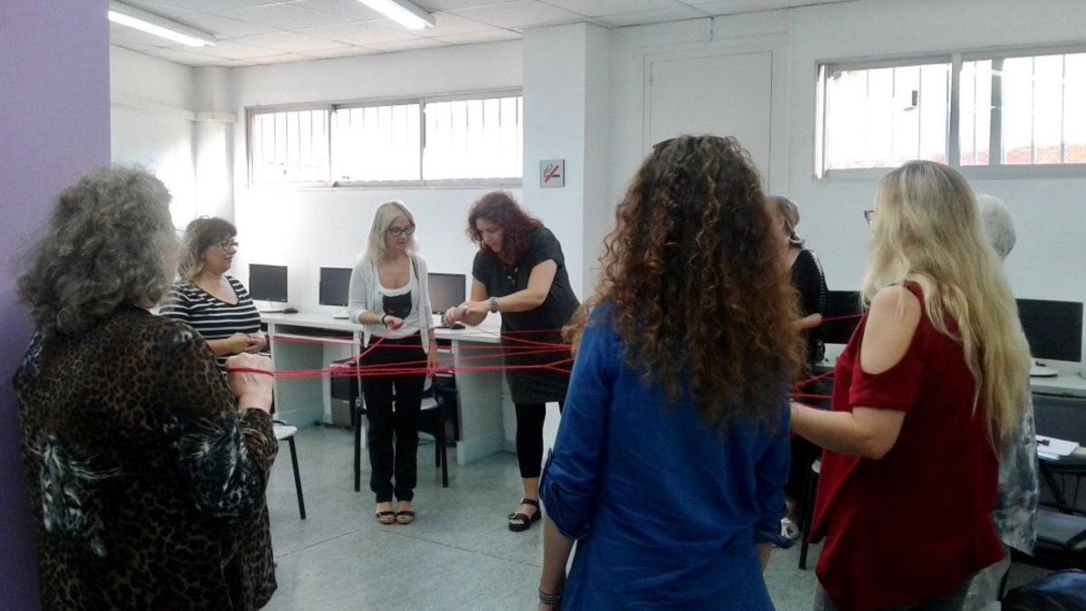 Taller de emociones en movimiento organizado por el SIAD de Gavà