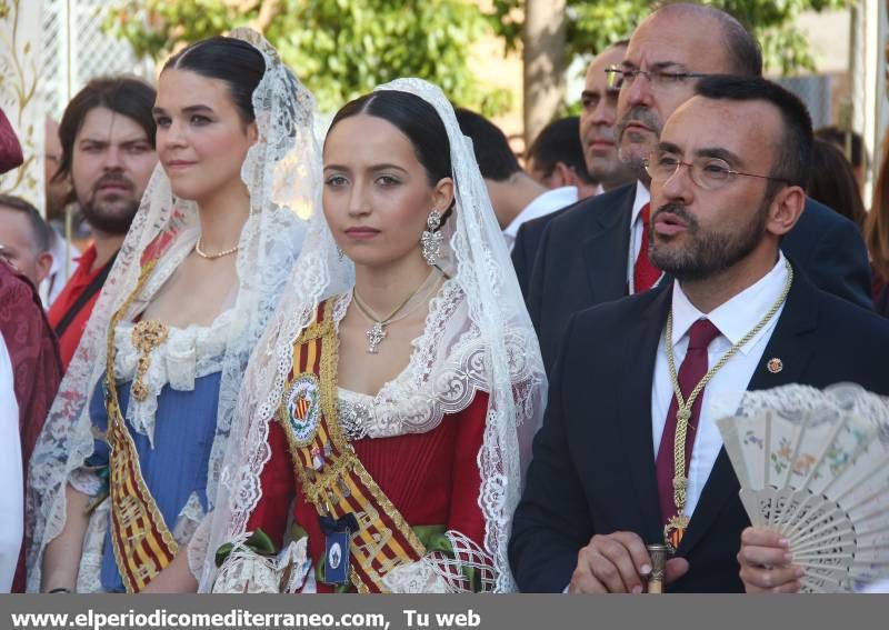 GALERÍA DE FOTOS -- Vila-real se vuelca en la procesión a la ermita