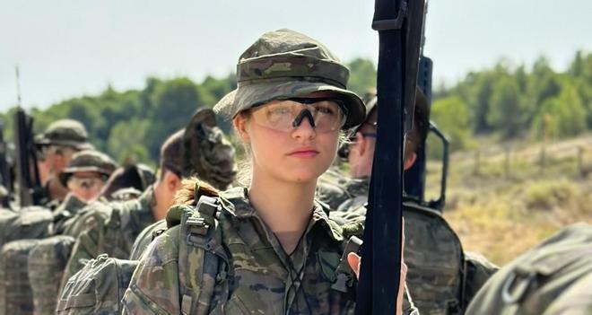 En imágenes | Instrucción militar de la princesa Leonor en la Academia de Zaragoza