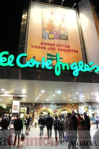 Encendido del árbol de Navidad en El Corte Inglés de Murcia