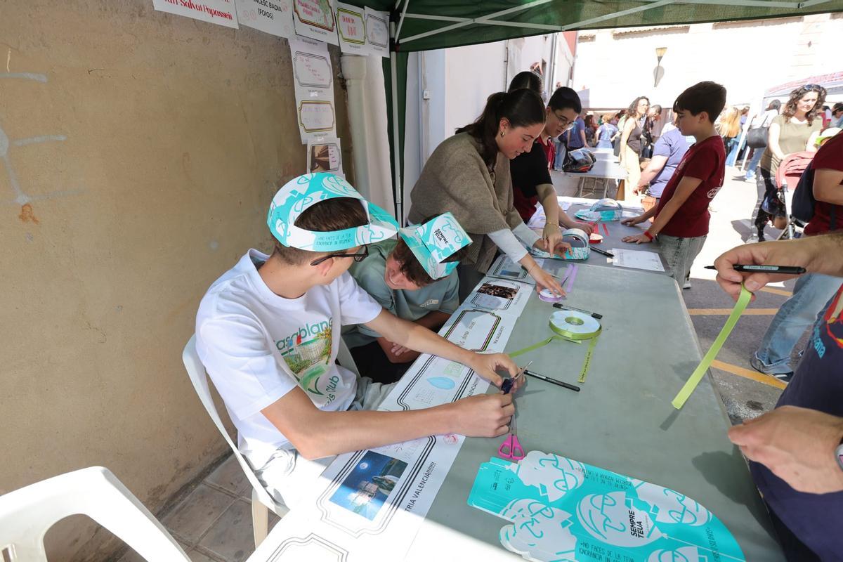 El día grande de la Trobada d’Escoles en Valencià llena Massalfassar