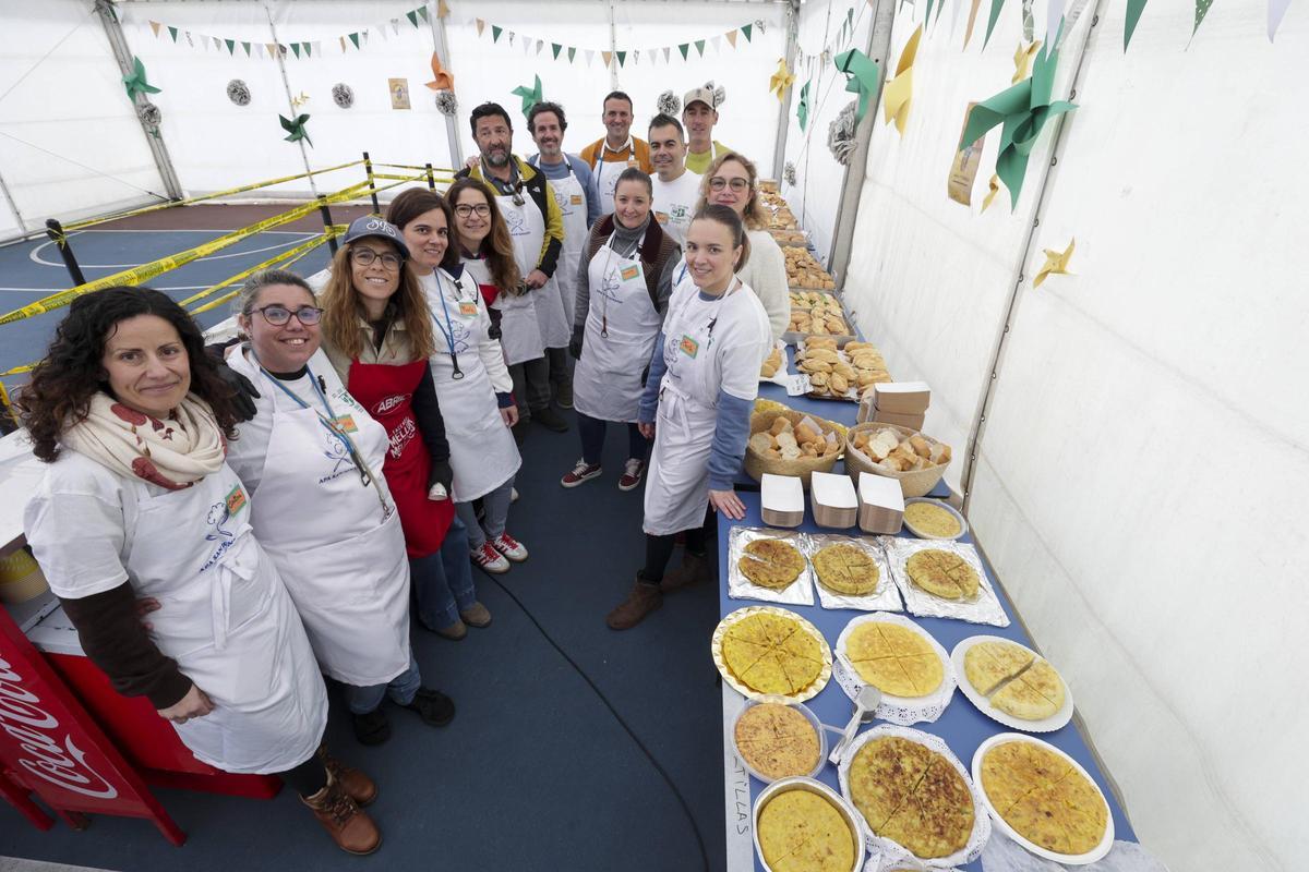 Integrantes del equipo que atendió la cafetería.