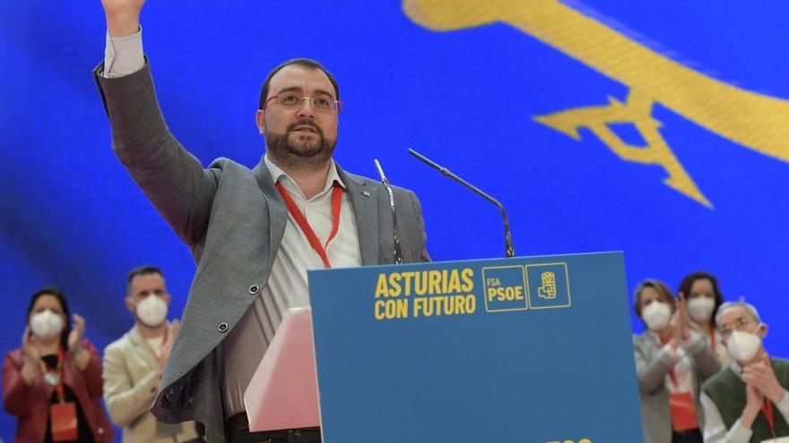 Adrián Barbón durante la clausura del XXXIII Congreso de la Federación Socialista Asturiana.