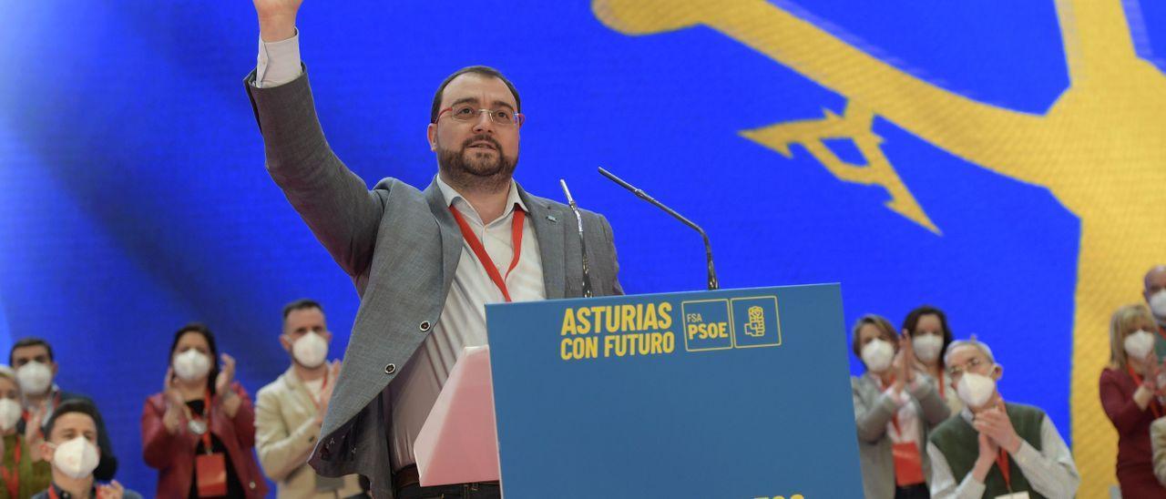 Adrián Barbón durante la clausura del XXXIII Congreso de la Federación Socialista Asturiana.