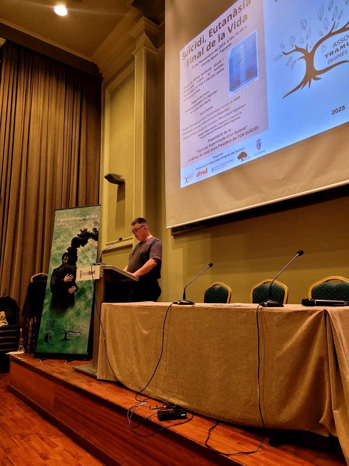 Jordi Costa presentant les jornades, al Cercle Sport de Figueres