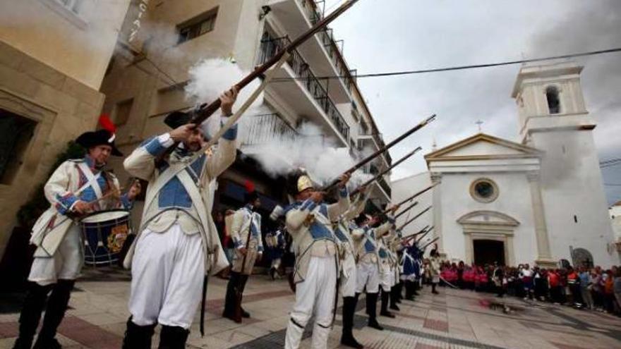 Una jornada para la recreación histórica, que ha sorprendido a turistas y residentes. DAVID REVENGA