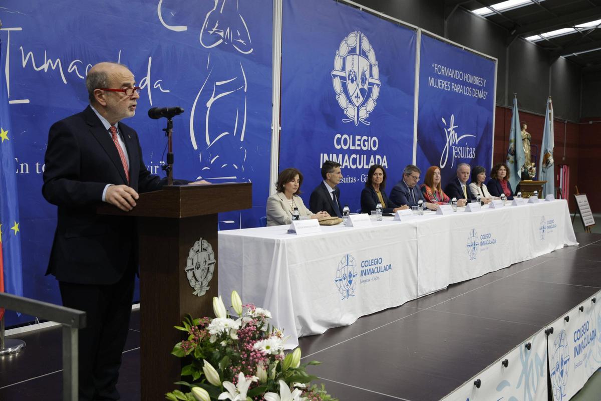 Las graduaciones de la Inmaculada, La Asunción y el FEC Montedeva, en imágenes