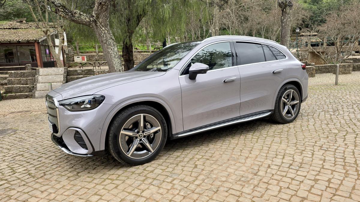 Mercedes Benz, EQ teknolojisini bünyesine katarak GLC'ye farklı bir dokunuş kattı