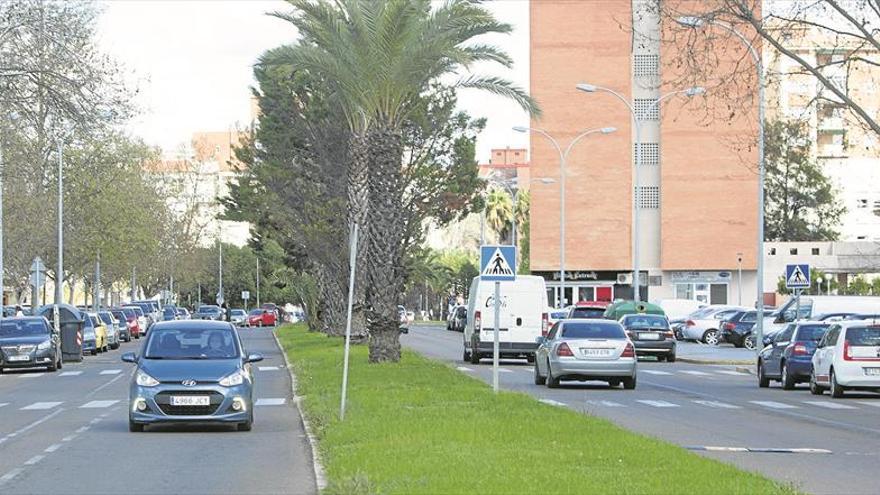 La red de agua de Francisco Guerra en Badajoz se cambia tras 17 reventones en dos años