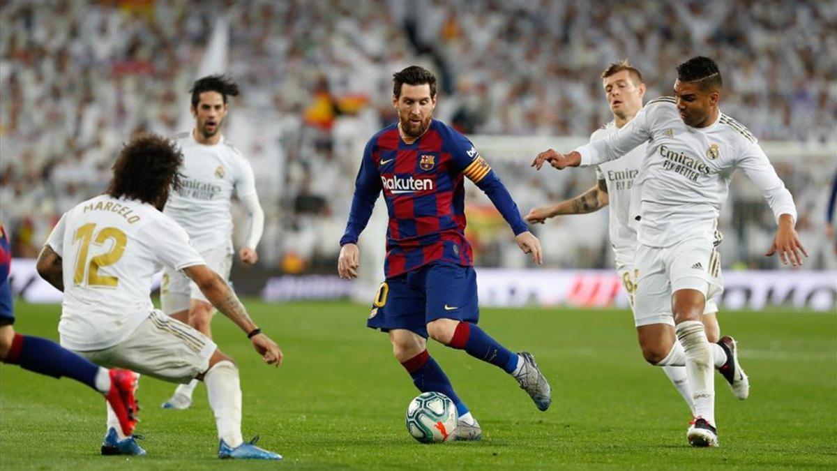 Messi estuvo muy rodeado de jugadores del Madrid